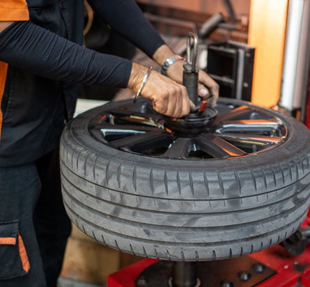Benefits of Car Tyre Replacement and Repair Services